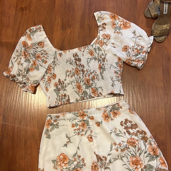 Paper Crane 2 Piece skirt and crop top - Picture 6 of 8